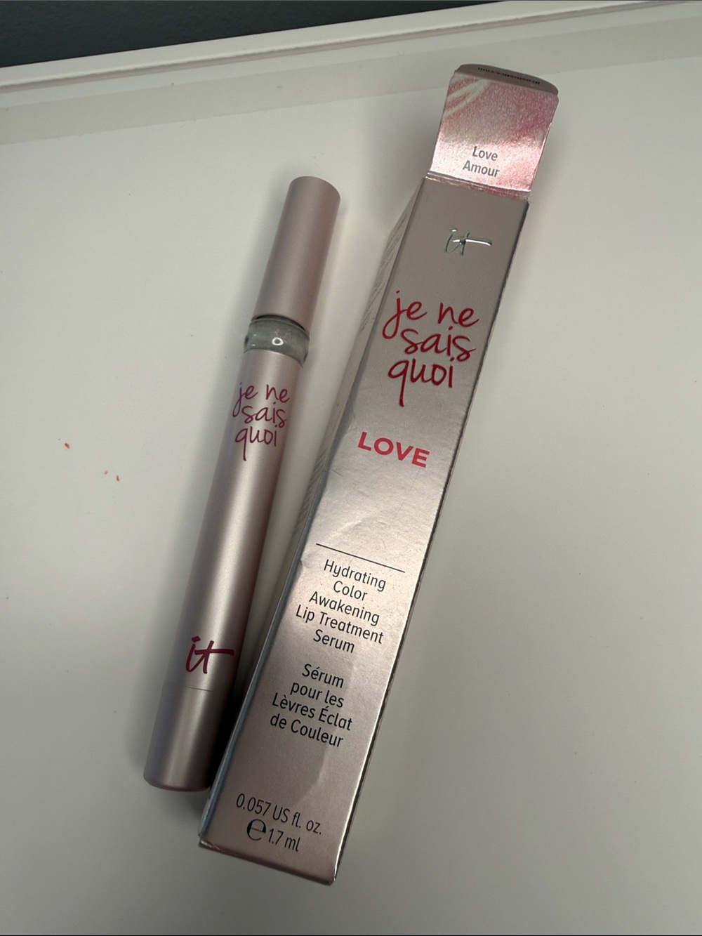 it cosmetics je ne sais quoi LOVE Hydrating Lip Treatment Serum - love amour